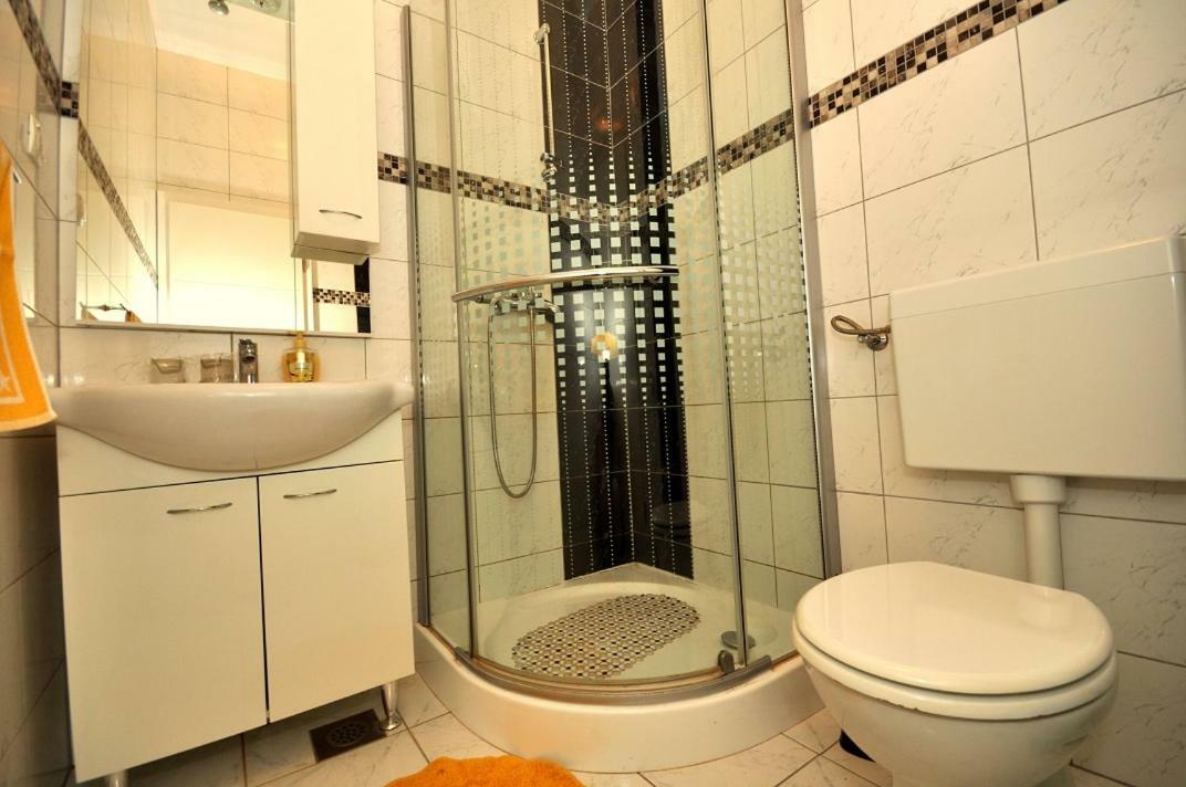 Apartman Renata Omiš Exterior foto